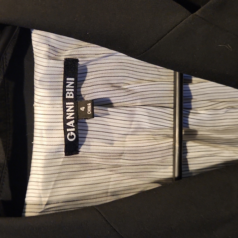 Blazer - Picture 3 of 4